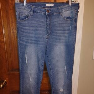 Women's Ms. Cello skinny jeans in EUC